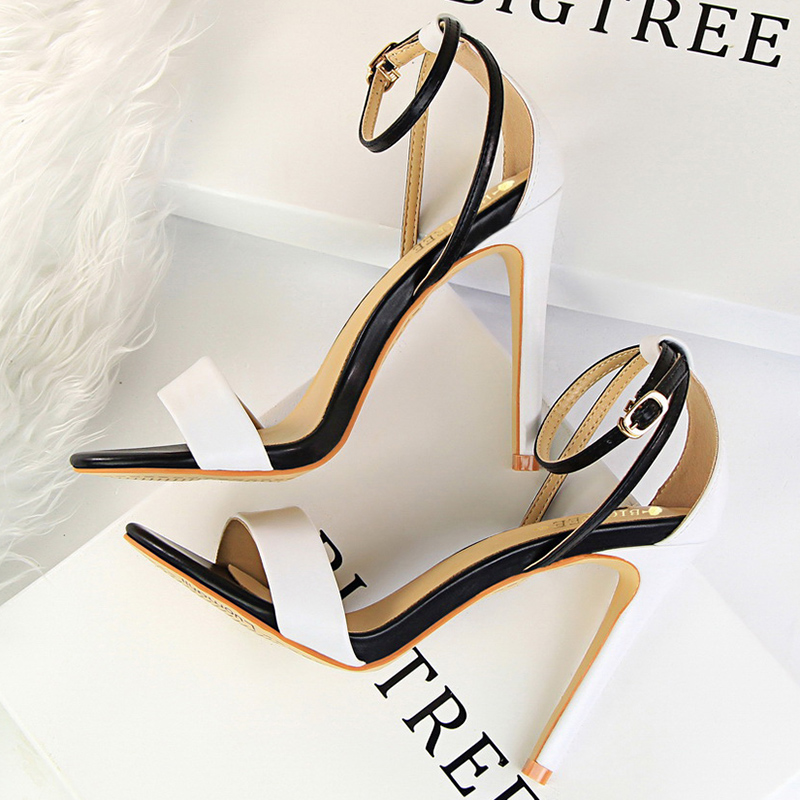 Women Black-White Concise Leat - Casual Sandal Leather ulasan dan harga