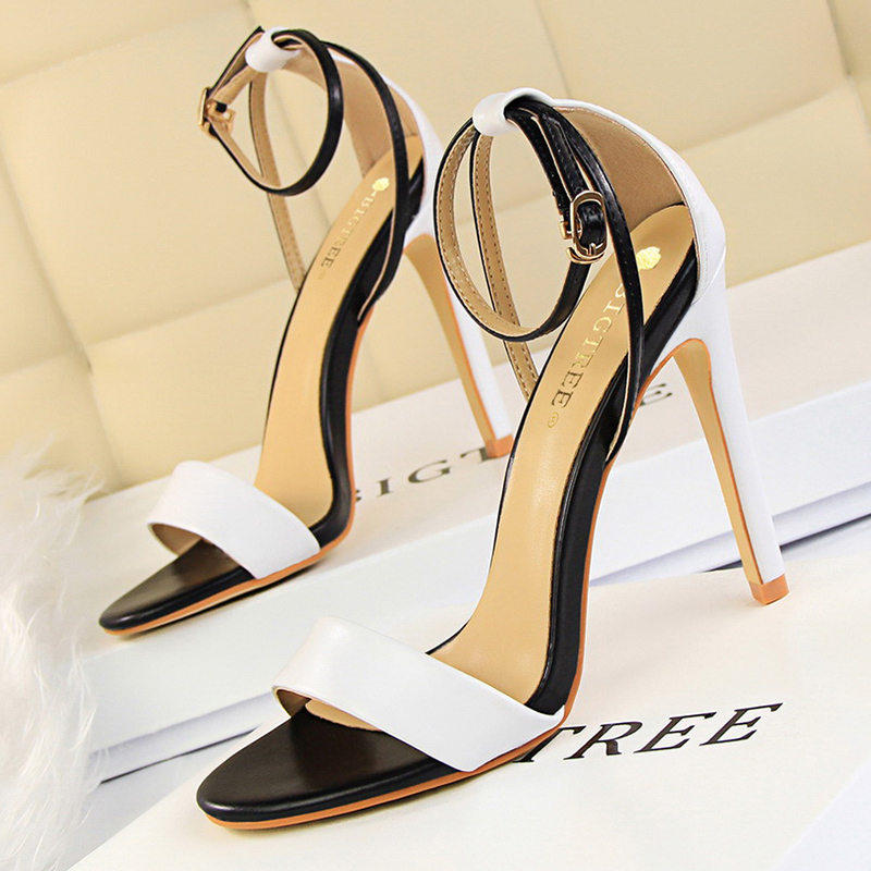 Women Black-White Concise Leat - Casual Sandal Leather ulasan dan harga