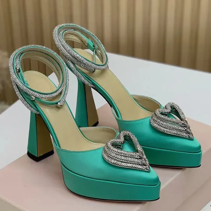 Platform Crystal Love Decorati - Casual Sandal Leather ulasan dan harga
